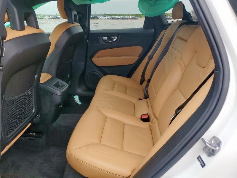 VOLVO XC60 T5 MOMENTUM 2018