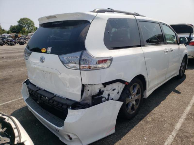 2017 TOYOTA SIENNA SE