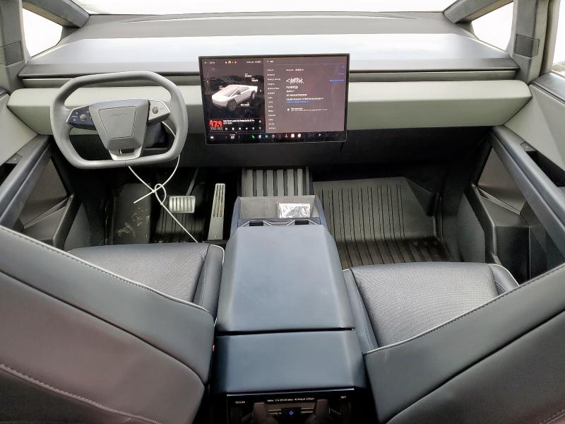 TESLA CYBERTRUCK 2024