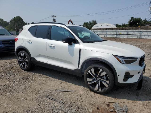 VOLVO XC40 PLUS 2024