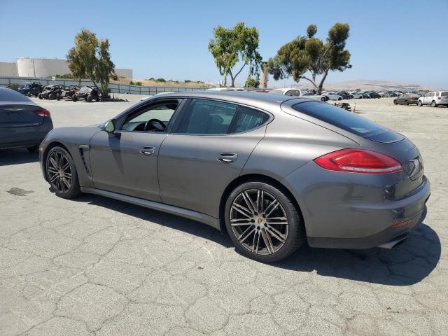 PORSCHE PANAMERA 2 2015