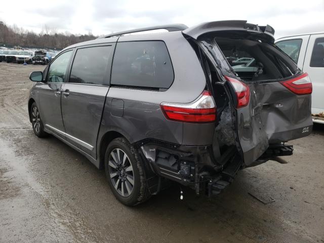 TOYOTA SIENNA XLE 2018