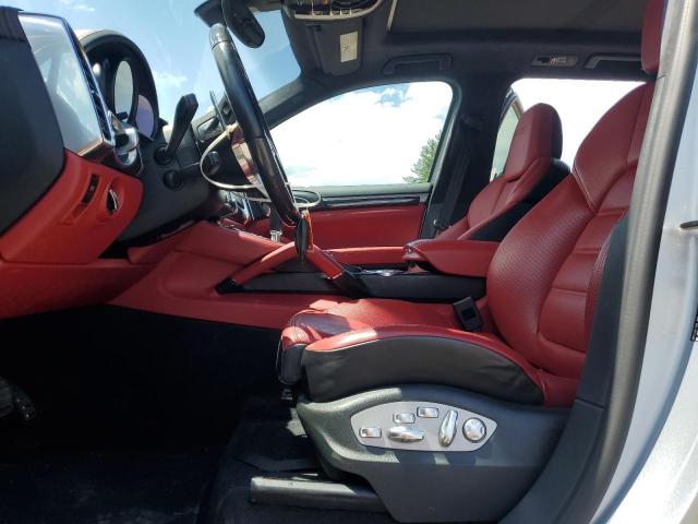 PORSCHE CAYENNE GTS 2018