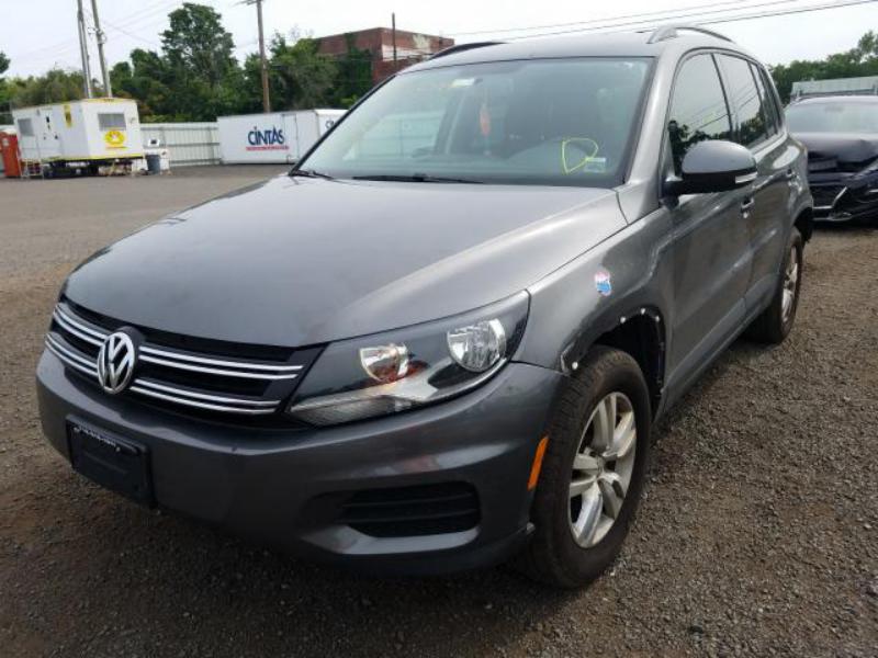 VOLKSWAGEN TIGUAN S 2015
