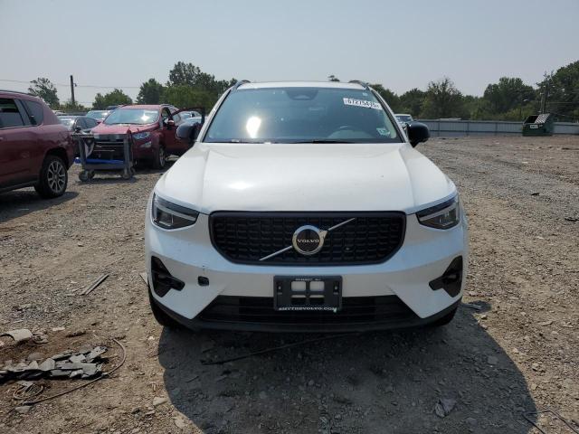 VOLVO XC40 PLUS 2024