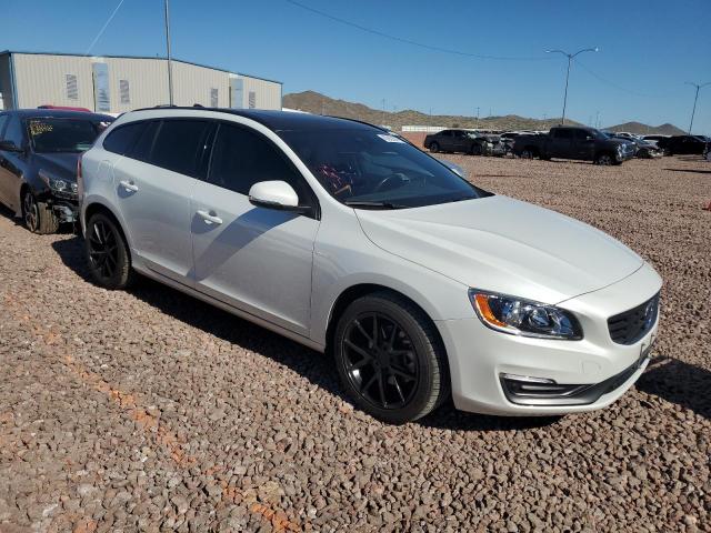 VOLVO V60 PREMIER 2015