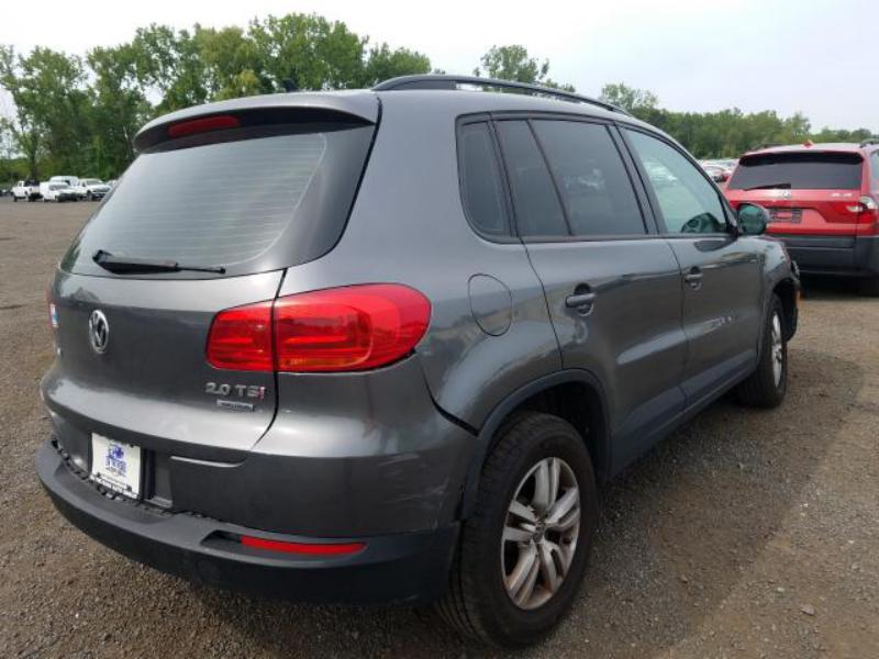 VOLKSWAGEN TIGUAN S 2015