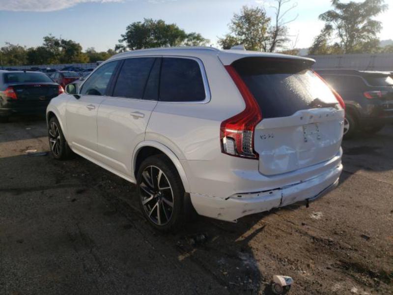 VOLVO XC90 T6 MOMENTUM 2022