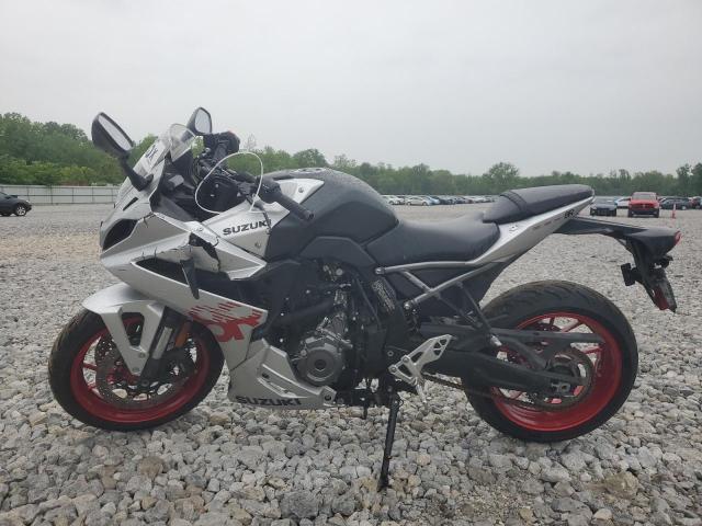 SUZUKI GSX800 2024
