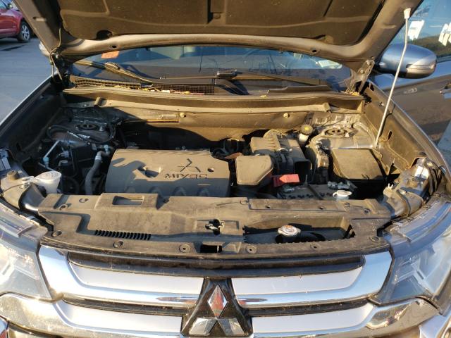 MITSUBISHI OUTLANDER SE 2016