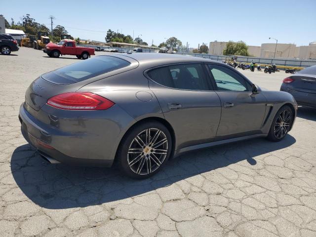 PORSCHE PANAMERA 2 2015