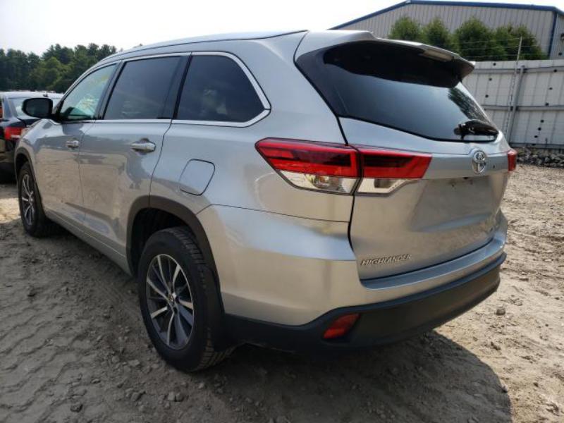 TOYOTA HIGHLANDER SE 2018