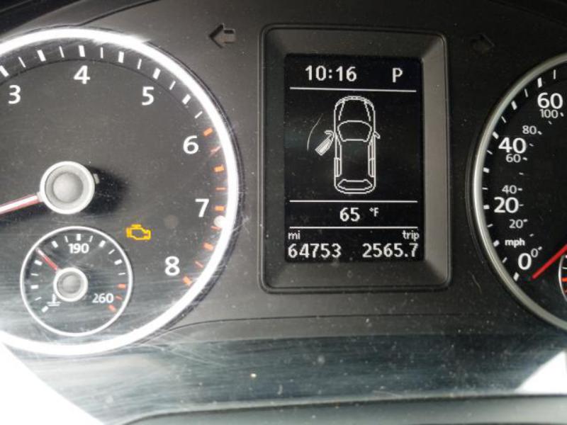 VOLKSWAGEN TIGUAN S 2015