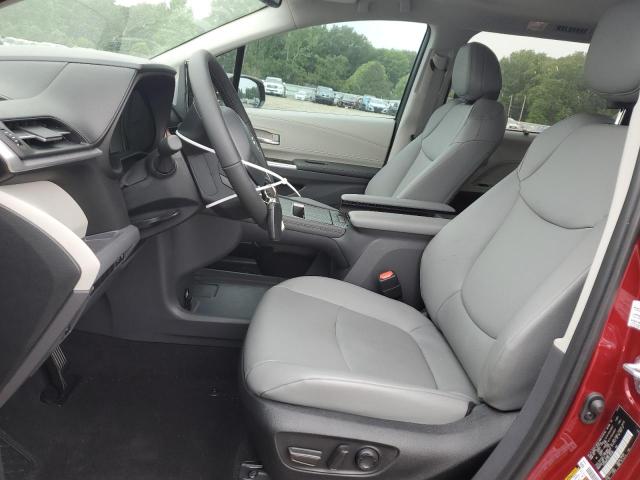 TOYOTA SIENNA XLE 2024