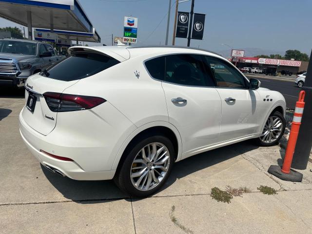 MASERATI LEVANTE BASE 2022