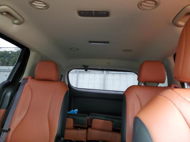 KIA CARNIVAL EX 2024