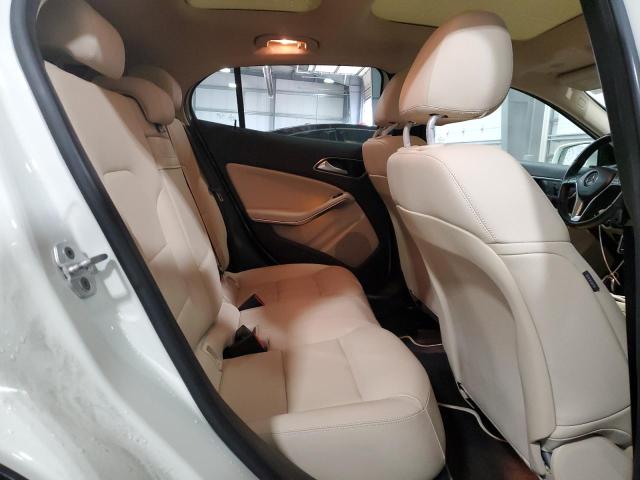 MERCEDES-BENZ GLA 250 4MATIC 20155
