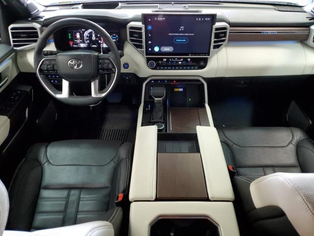 TOYOTA SEQUOIA SR5 2024