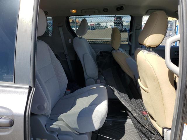 TOYOTA SIENNA LE 2019