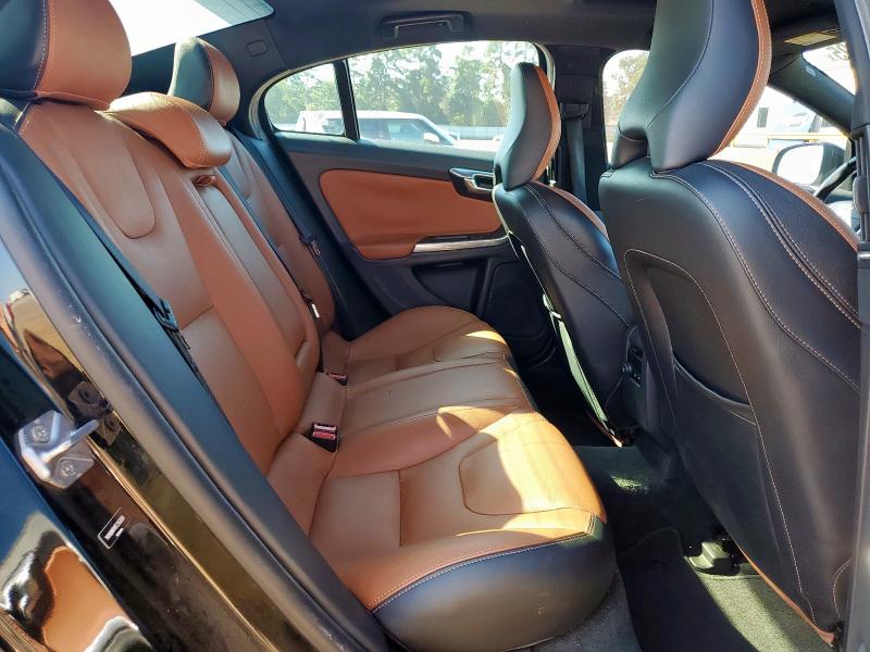 VOLVO S60 PLATINUM 2015