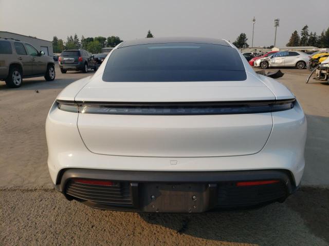 PORSCHE TAYCAN 2021