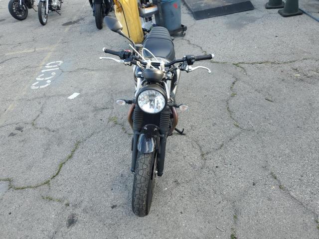 TRIUMPH STREET TWIN 2022