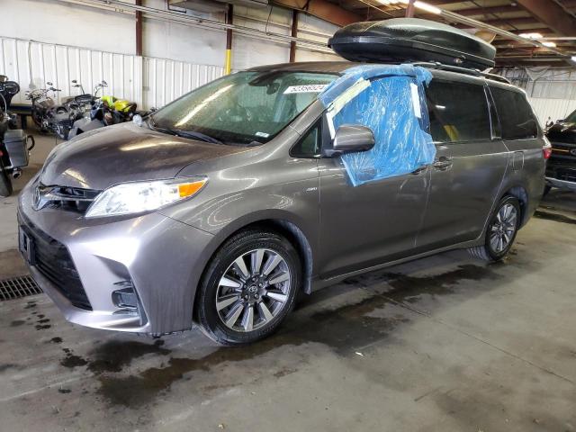 TOYOTA SIENNA LE 2019