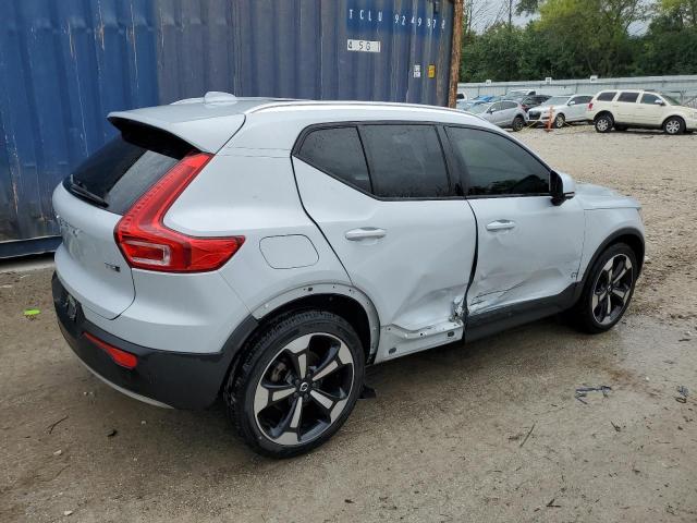 VOLVO XC40 T5 MOMENTUM 2019