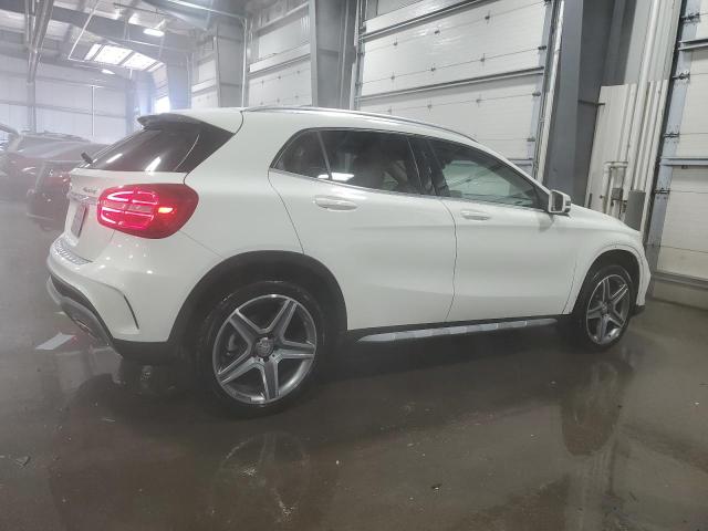 MERCEDES-BENZ GLA 250 4MATIC 20155