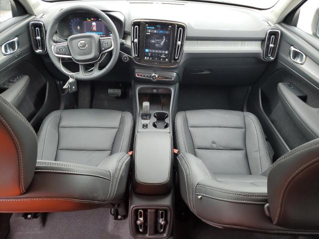 VOLVO XC40 CORE 2024