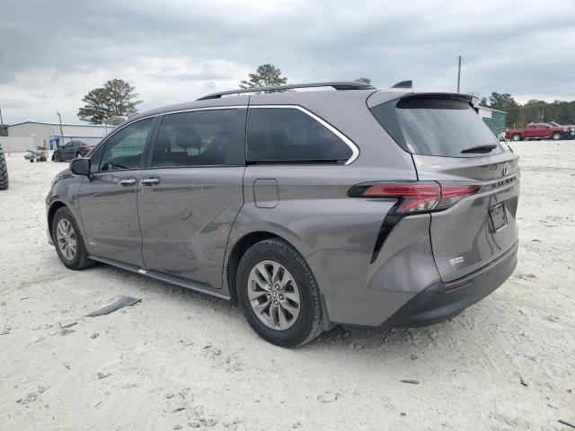TOYOTA SIENNA XLE 2021