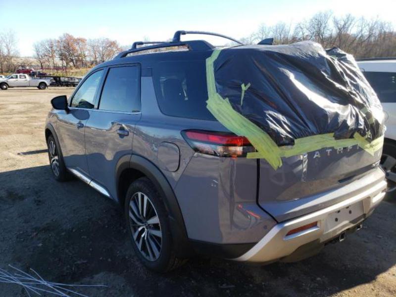 NISSAN PATHFINDER PLATINUM 2021