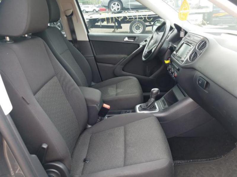 VOLKSWAGEN TIGUAN S 2015