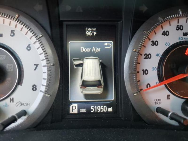 2017 TOYOTA SIENNA SE