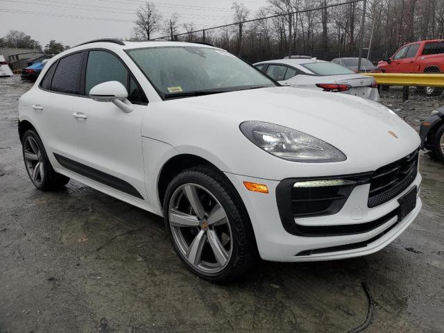 PORSCHE MACAN BASE 2024