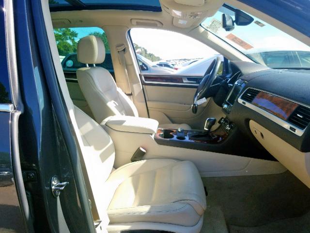 VOLKSWAGEN TOUAREG 2012