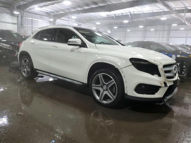 MERCEDES-BENZ GLA 250 4MATIC 20155