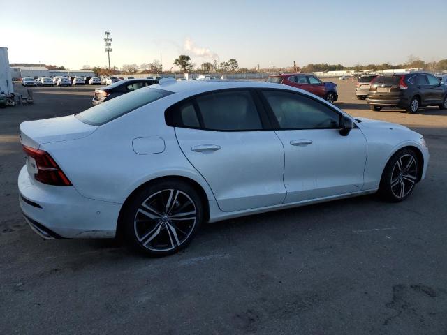 VOLVO S60 B5 R-DESIGN 2022