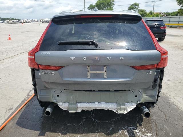 VOLVO XC60 T5 MOMENTUM 2021