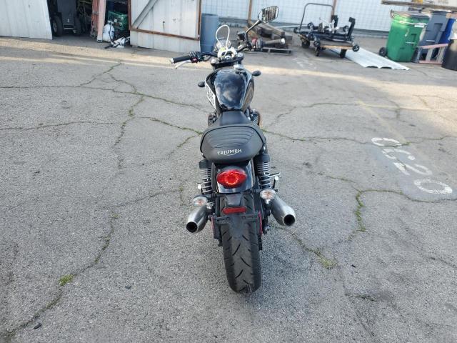 TRIUMPH STREET TWIN 2022