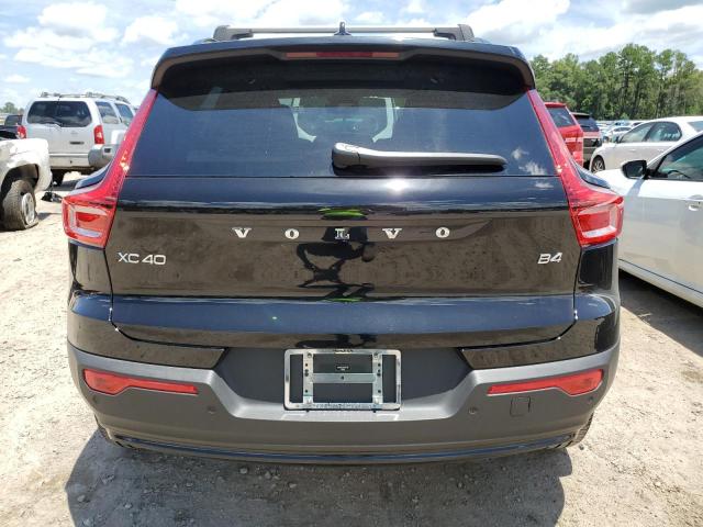 VOLVO XC40 PLUS 2023