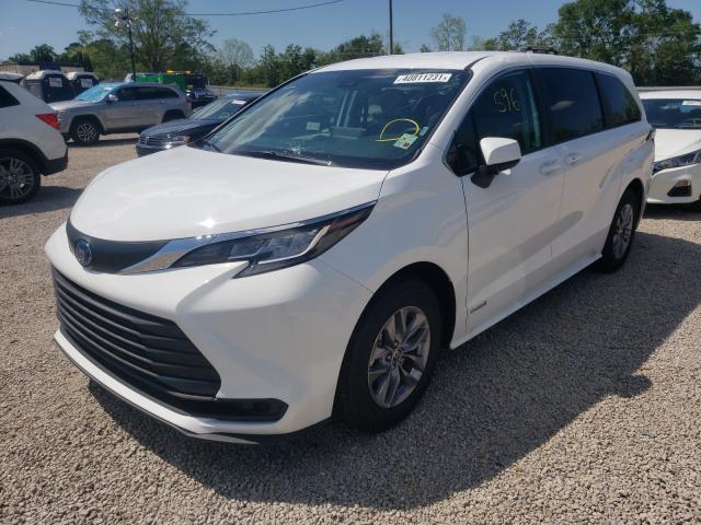 TOYOTA SIENNA LE 2021