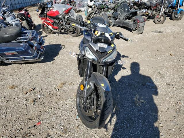 TRIUMPH STREET TRIPLE 765 R 2024