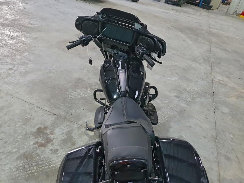 HARLEY-DAVIDSON FLHX 2025