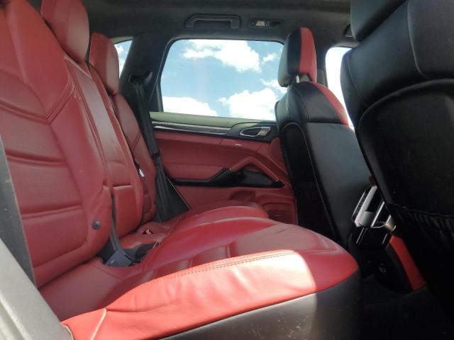 PORSCHE CAYENNE GTS 2018