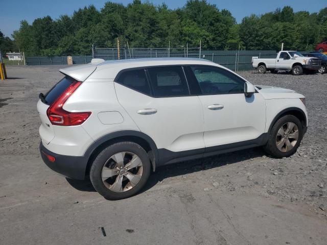 VOLVO XC40 T5 MOMENTUM 2021