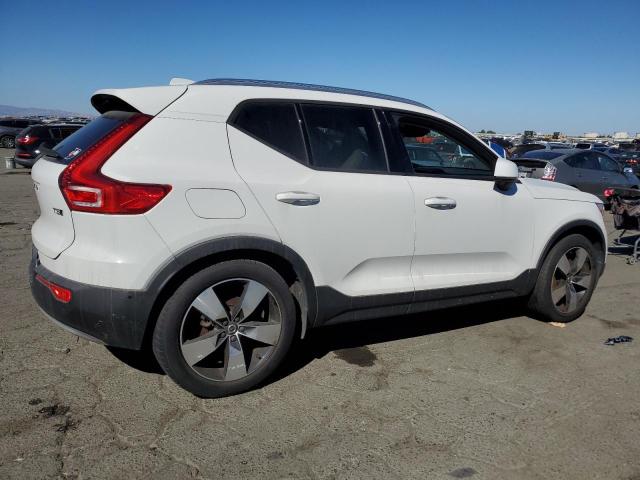 VOLVO XC40 T5 MOMENTUM 2019