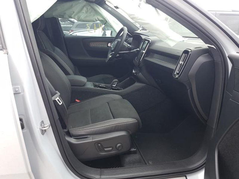 VOLVO XC40 T5 R-DESIGN 2020
