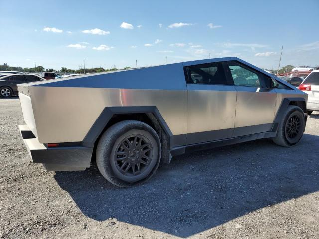 TESLA CYBERTRUCK 2024