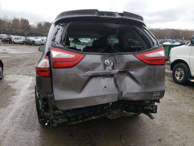 TOYOTA SIENNA XLE 2018
